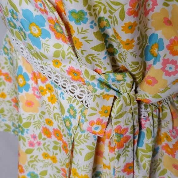 Top Faux Wrap Blouse by Milk & Honey multicolor floral lace trim, Size L - Picture 3 of 6